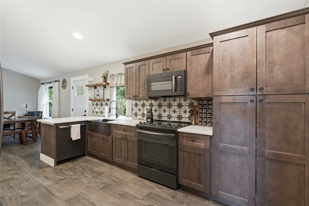 18406 Roundrock Road Jonestown, TX 78645