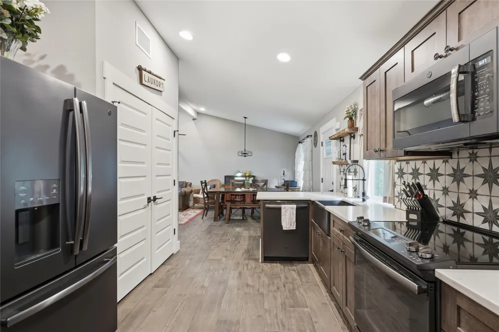 18406 Roundrock Road Jonestown, TX 78645