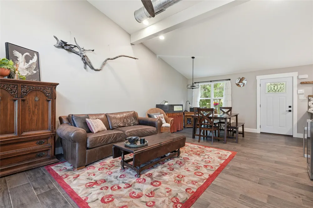 18406 Roundrock Road Jonestown, TX 78645