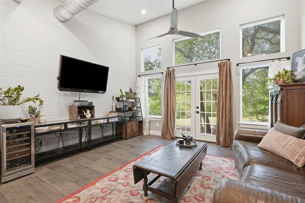 18406 Roundrock Road Jonestown, TX 78645