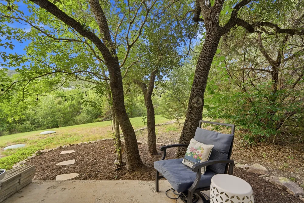 18406 Roundrock Road Jonestown, TX 78645