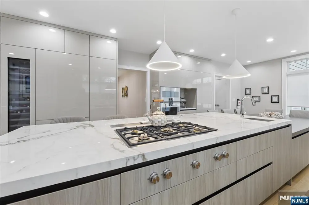 31 Engleside Street Cresskill, NJ 07626