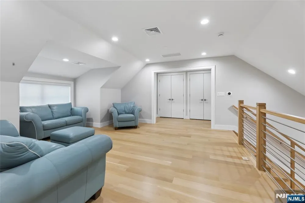 31 Engleside Street Cresskill, NJ 07626