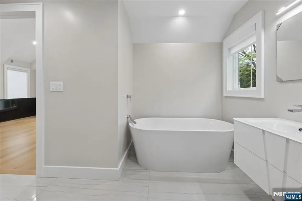 31 Engleside Street Cresskill, NJ 07626