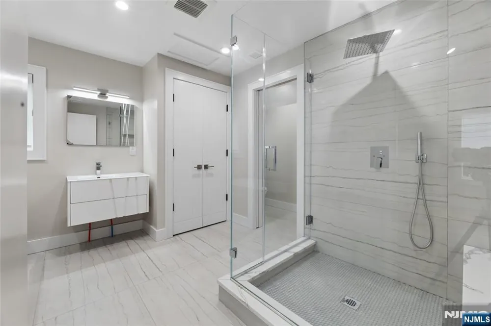 31 Engleside Street Cresskill, NJ 07626