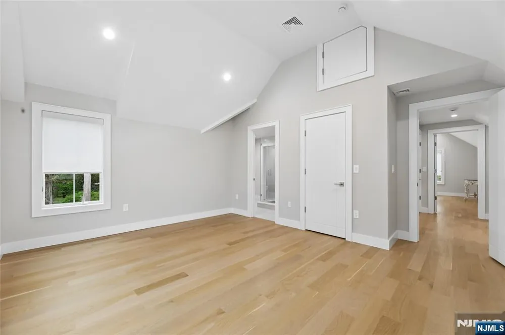 31 Engleside Street Cresskill, NJ 07626