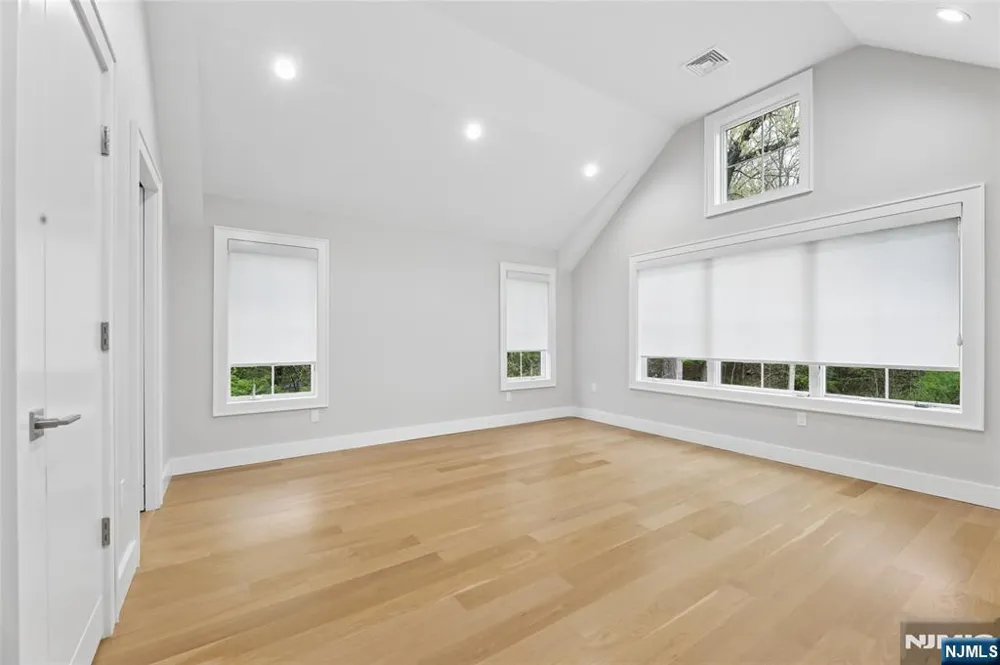 31 Engleside Street Cresskill, NJ 07626