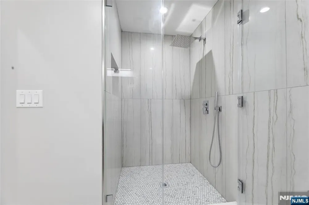 31 Engleside Street Cresskill, NJ 07626