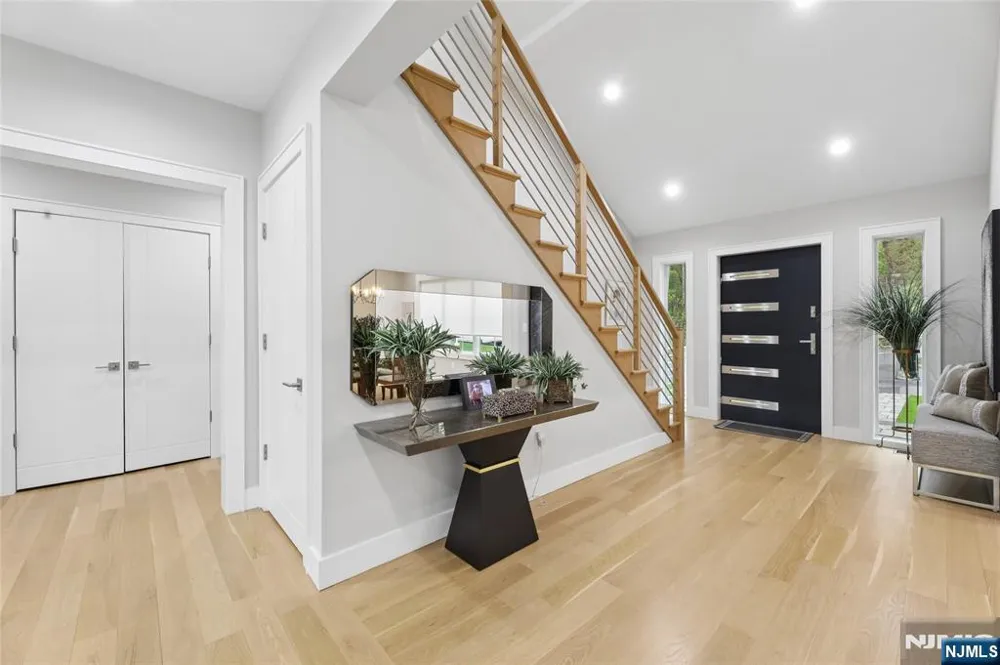 31 Engleside Street Cresskill, NJ 07626