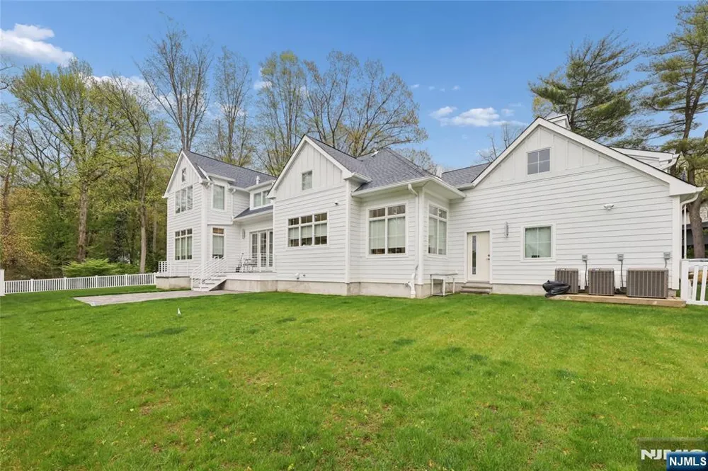 31 Engleside Street Cresskill, NJ 07626