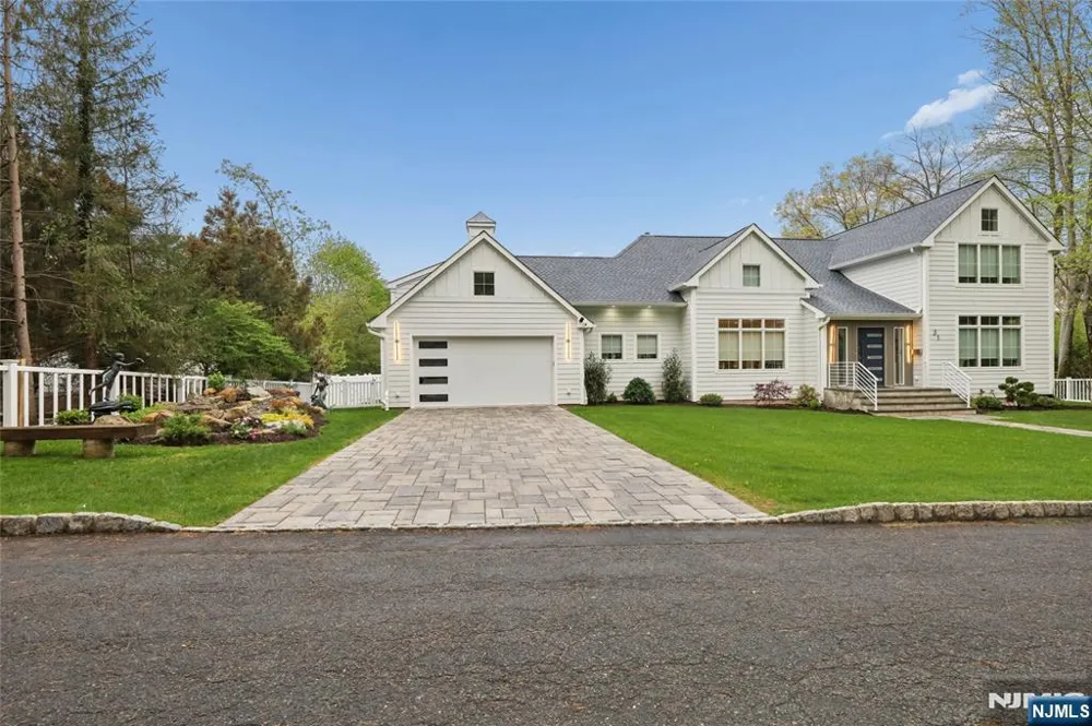 31 Engleside Street Cresskill, NJ 07626