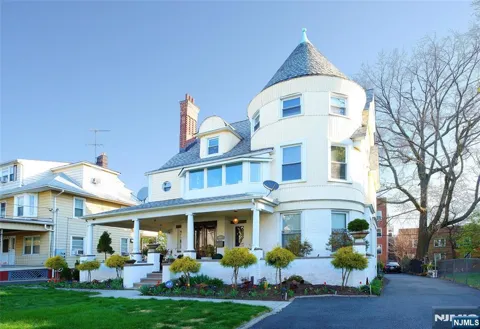 433 New England Terrace