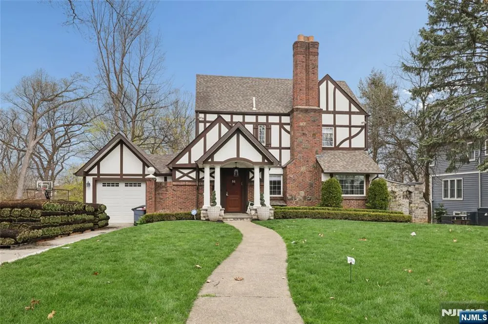 86 Crescent Avenue Passaic, NJ 07055