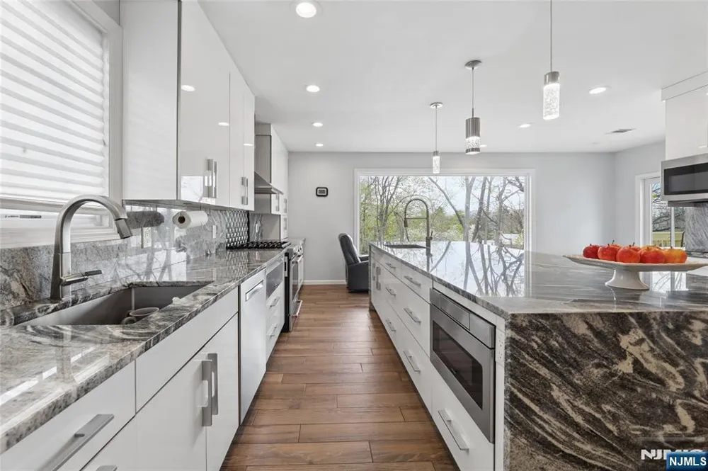 86 Crescent Avenue Passaic, NJ 07055