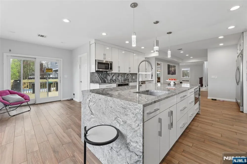 86 Crescent Avenue Passaic, NJ 07055