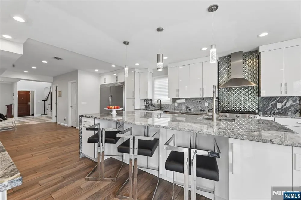 86 Crescent Avenue Passaic, NJ 07055