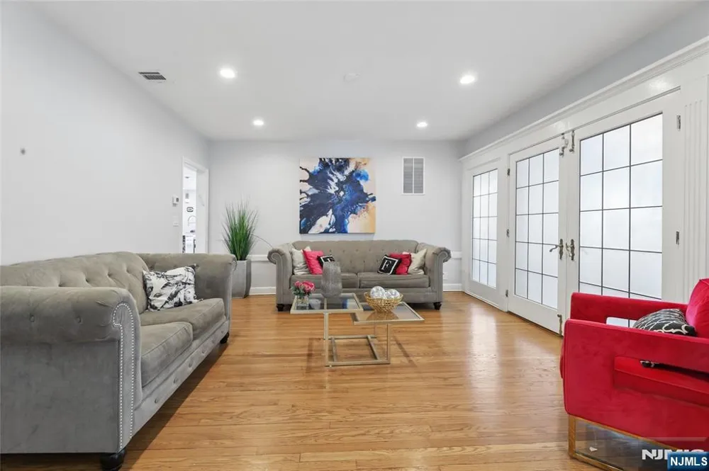 86 Crescent Avenue Passaic, NJ 07055