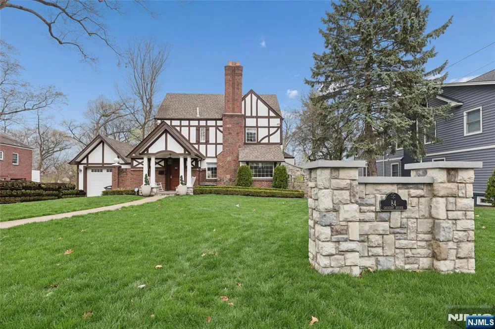 86 Crescent Avenue Passaic, NJ 07055