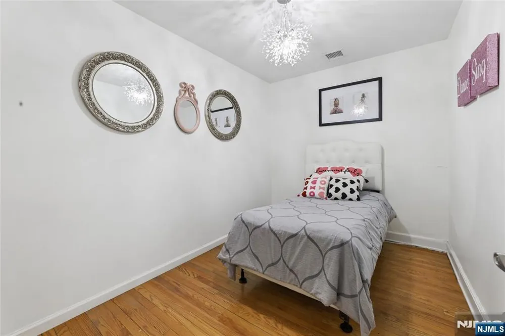 86 Crescent Avenue Passaic, NJ 07055