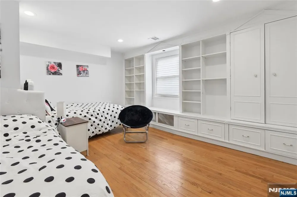 86 Crescent Avenue Passaic, NJ 07055