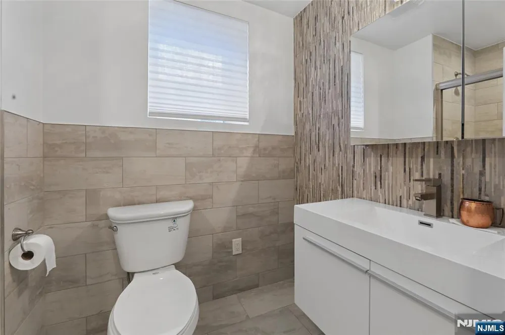 86 Crescent Avenue Passaic, NJ 07055