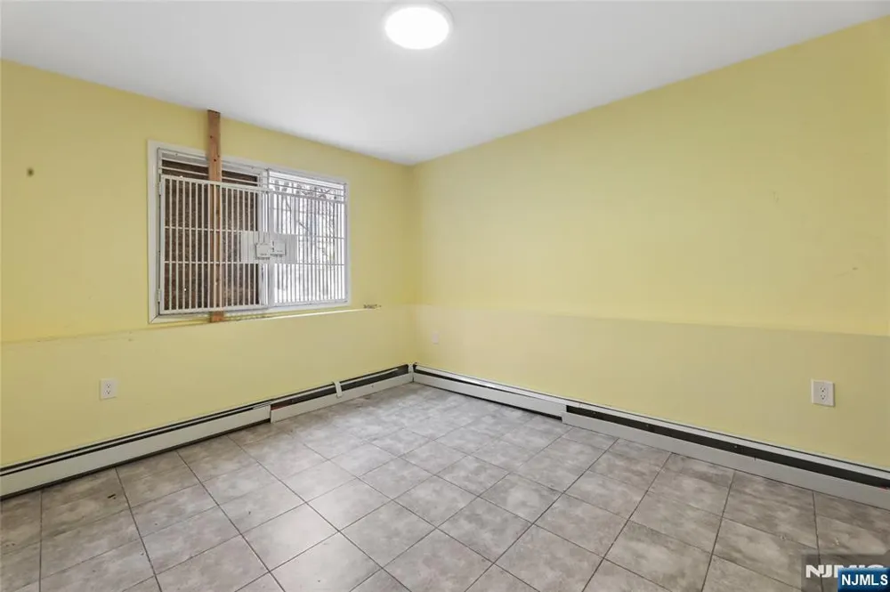 86 Crescent Avenue Passaic, NJ 07055