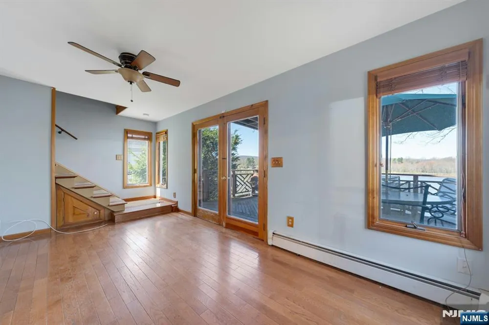 95 Wildwood Road Jefferson Township, NJ 07438