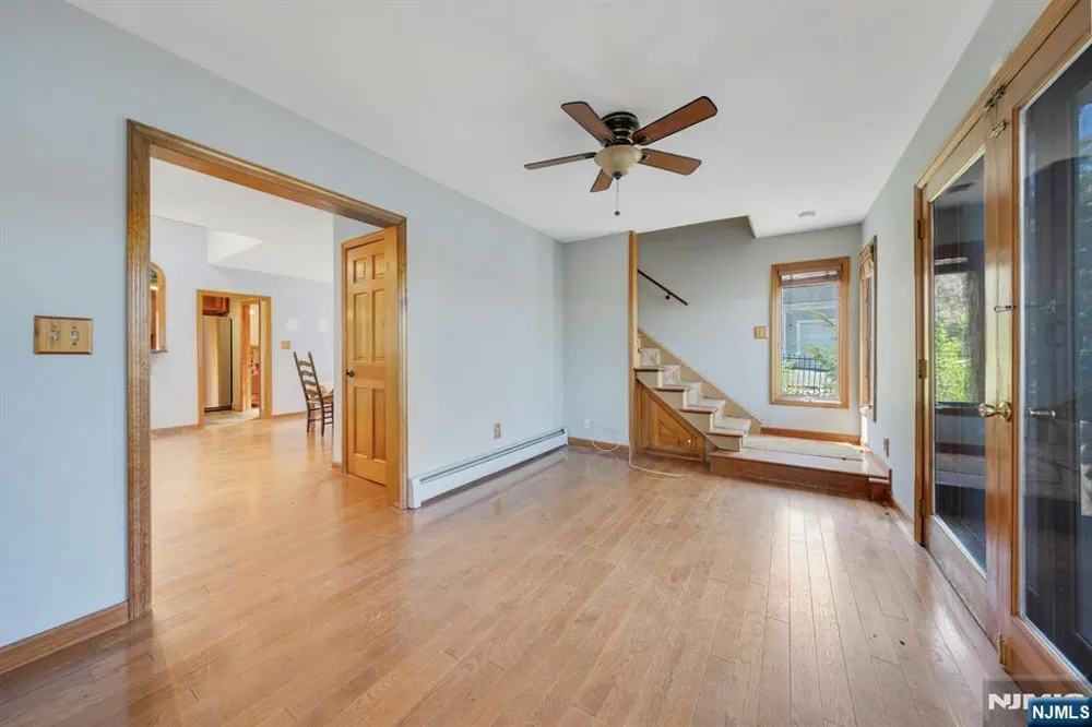 95 Wildwood Road Jefferson Township, NJ 07438