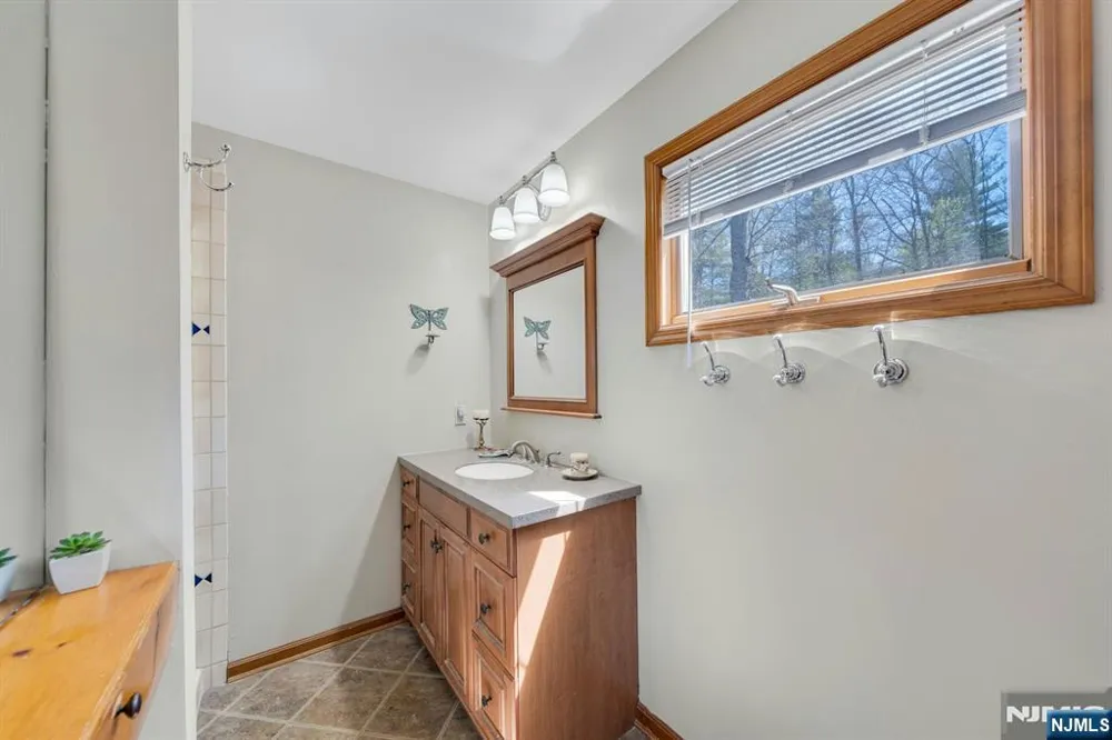 95 Wildwood Road Jefferson Township, NJ 07438