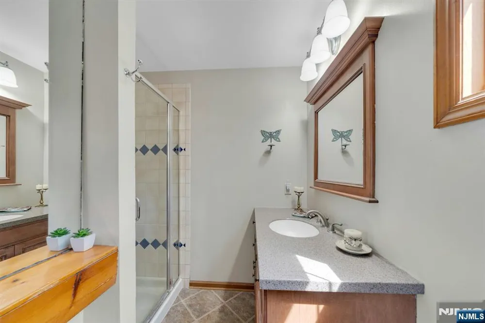 95 Wildwood Road Jefferson Township, NJ 07438