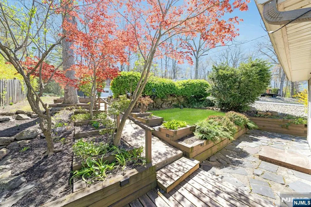 95 Wildwood Road Jefferson Township, NJ 07438