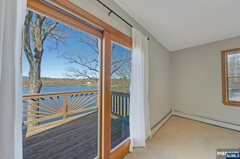 95 Wildwood Road Jefferson Township, NJ 07438