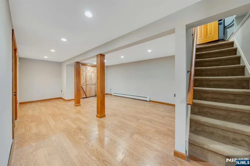 95 Wildwood Road Jefferson Township, NJ 07438