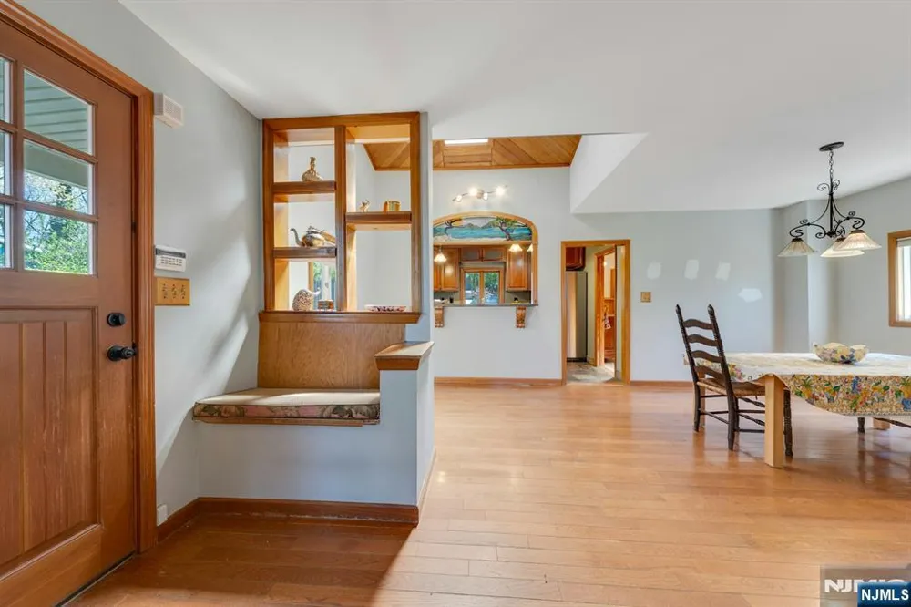 95 Wildwood Road Jefferson Township, NJ 07438