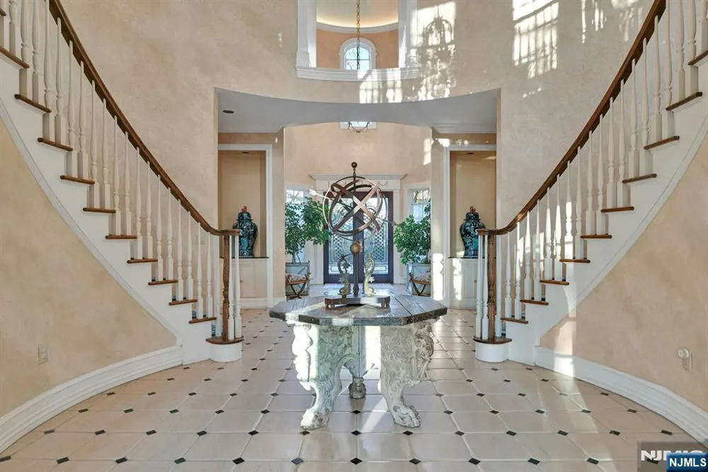 86 Fox Hedge Road Saddle River, NJ 07458
