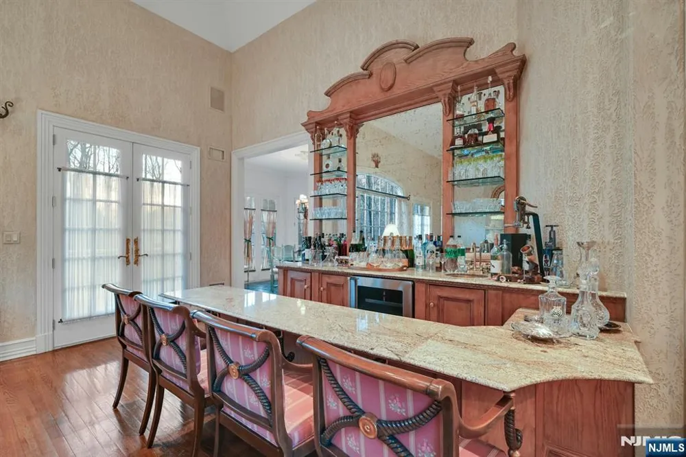 86 Fox Hedge Road Saddle River, NJ 07458