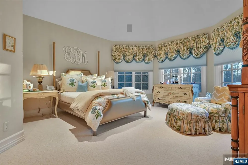 86 Fox Hedge Road Saddle River, NJ 07458