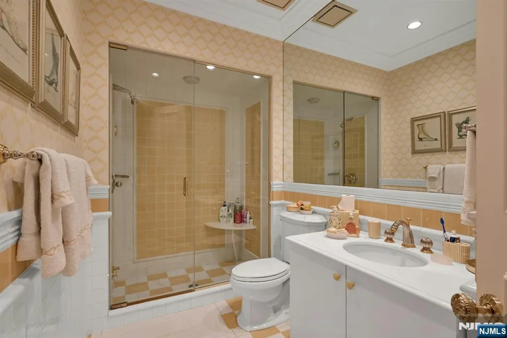 86 Fox Hedge Road Saddle River, NJ 07458