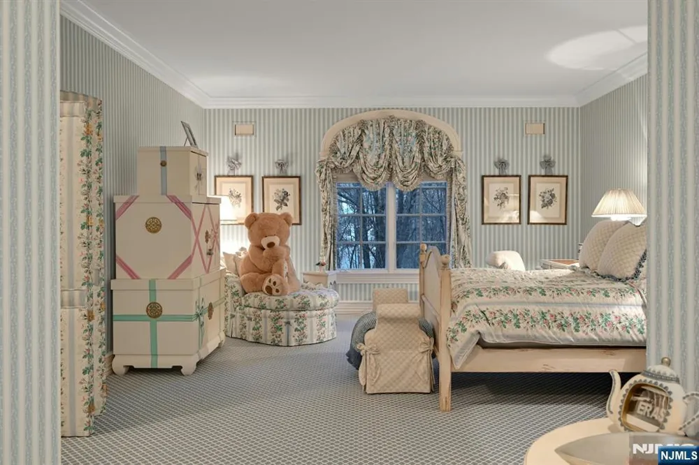 86 Fox Hedge Road Saddle River, NJ 07458