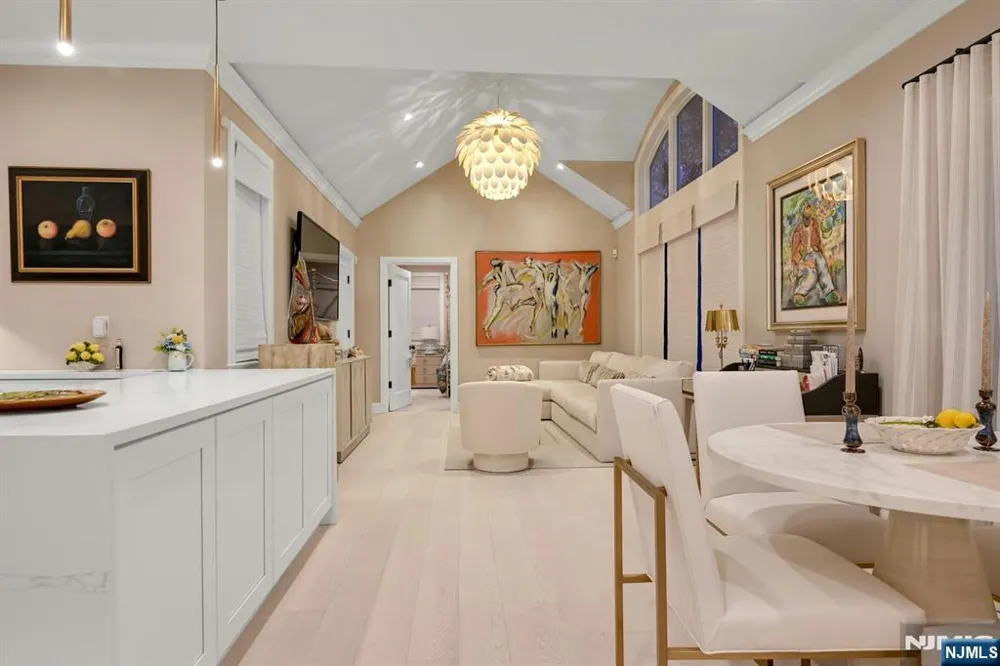 86 Fox Hedge Road Saddle River, NJ 07458
