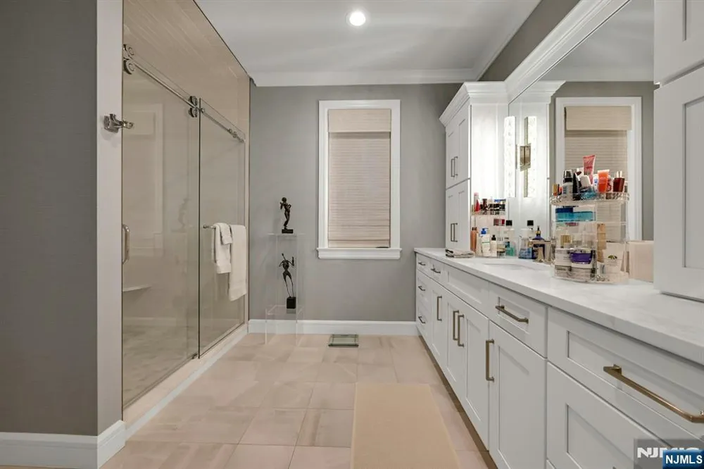 86 Fox Hedge Road Saddle River, NJ 07458