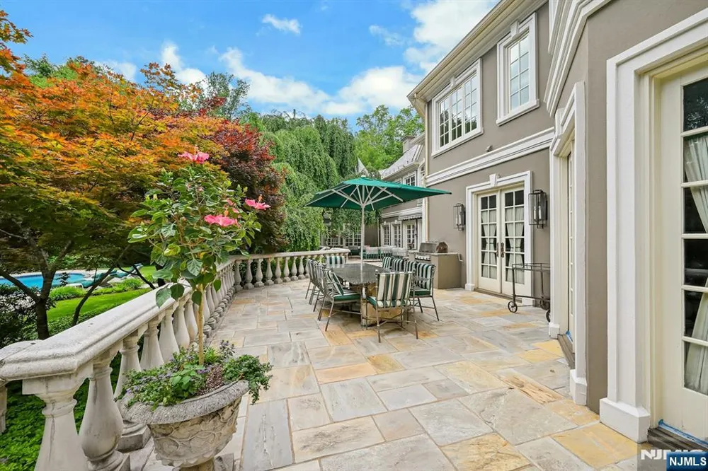 86 Fox Hedge Road Saddle River, NJ 07458