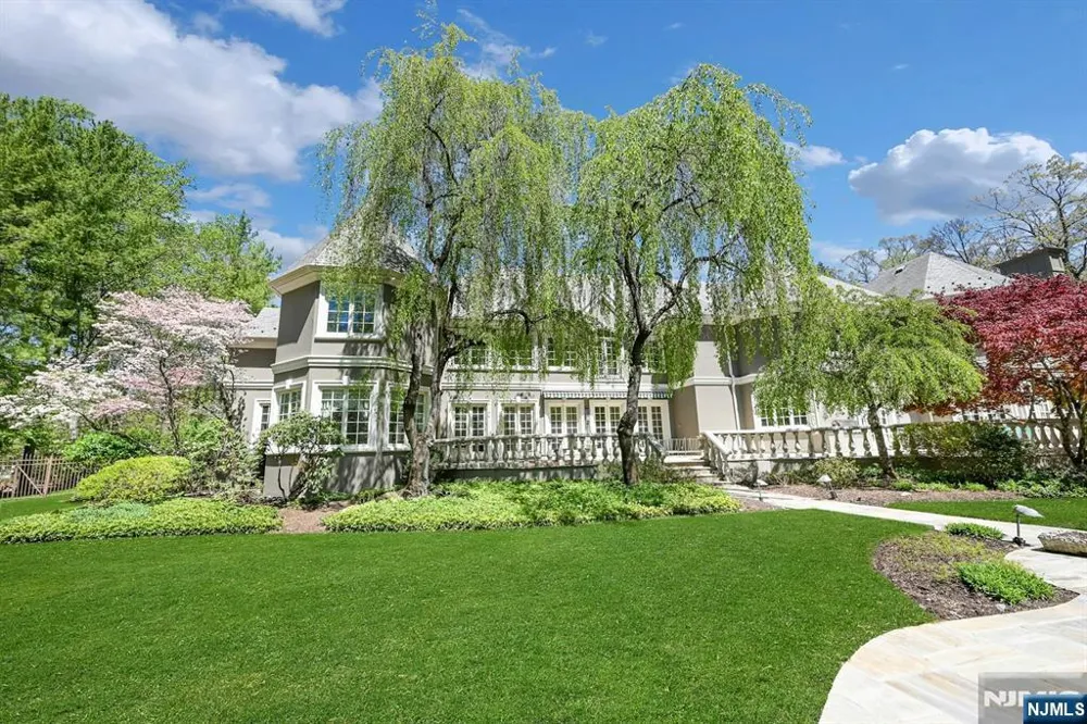 86 Fox Hedge Road Saddle River, NJ 07458