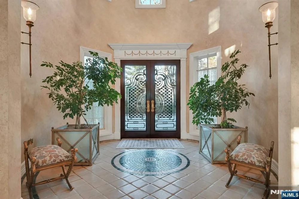 86 Fox Hedge Road Saddle River, NJ 07458