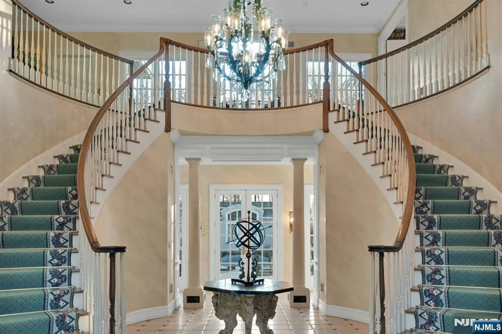 86 Fox Hedge Road Saddle River, NJ 07458