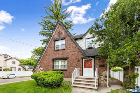 384 Woods Road