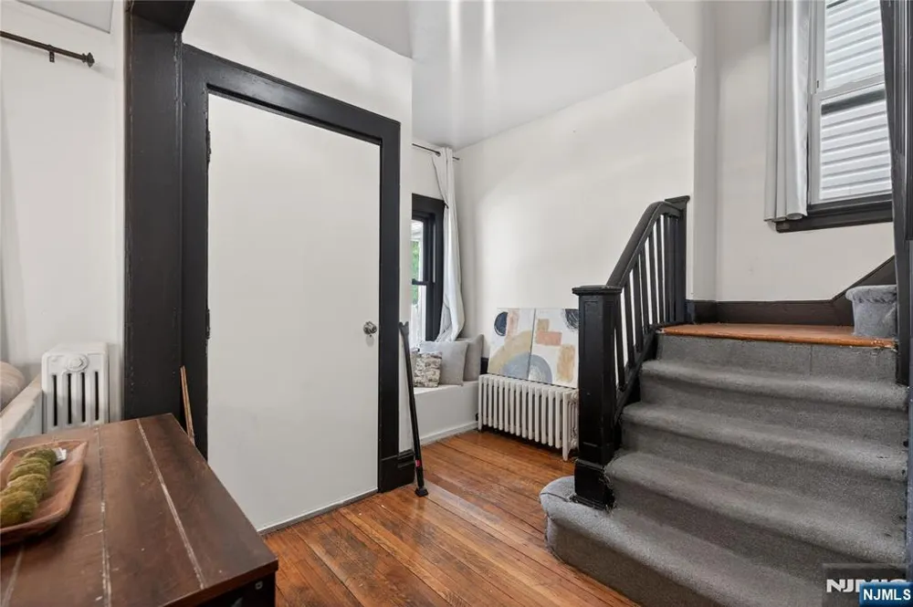 52 Clifford Street East Orange, NJ 07018