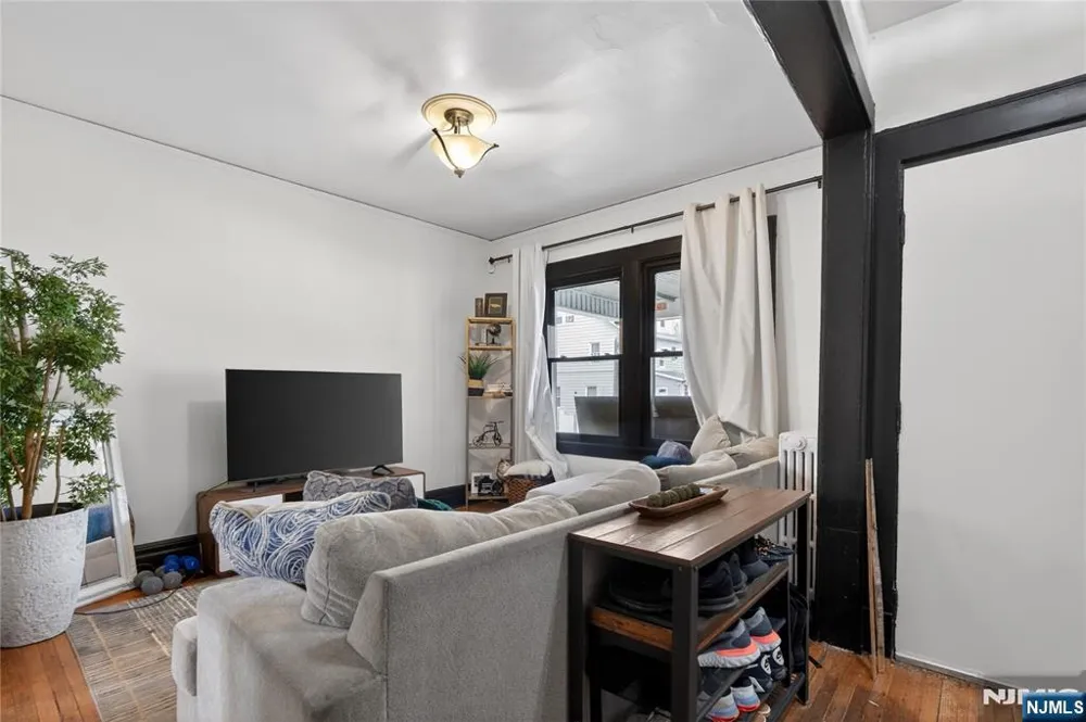 52 Clifford Street East Orange, NJ 07018