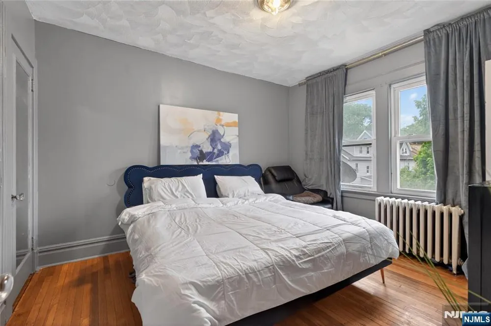 52 Clifford Street East Orange, NJ 07018