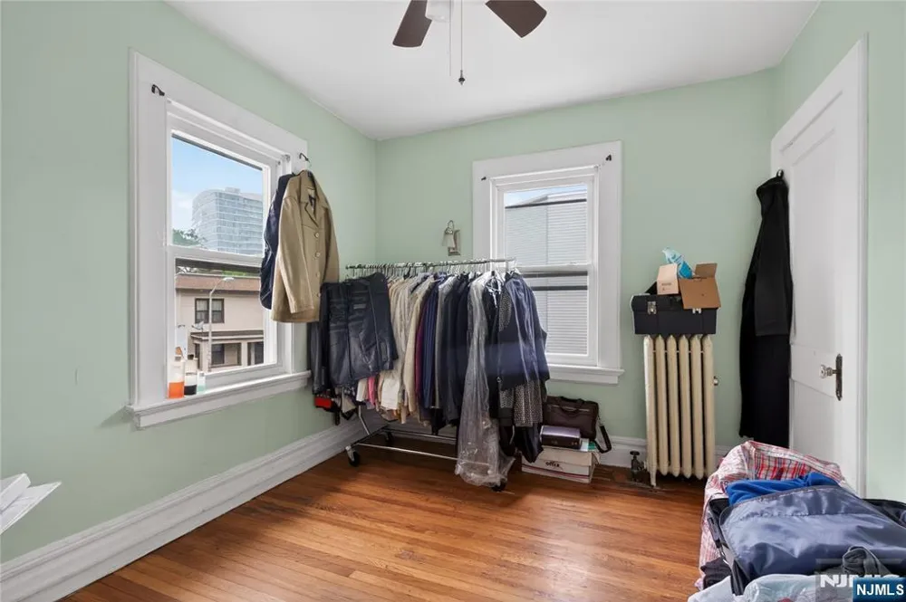 52 Clifford Street East Orange, NJ 07018